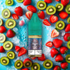 RandM Tornado Pro Liquid Strawberry Kiwi Vape Liquid mit Erdbeere und Kiwi Aromen im Hintergrund